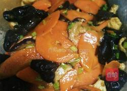 胡萝卜炒肉的做法图解3