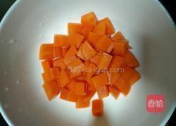 三色鸡丁的做法图解2