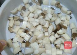 三色鸡丁的做法图解3