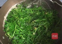 荠菜香菇馄饨的做法图解7