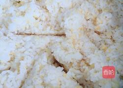 腊肠什锦炒饭的做法图解2