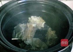 白萝卜炖筒子骨汤的做法图解4