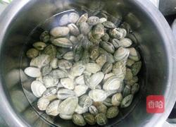 家常炒花甲的做法图解1