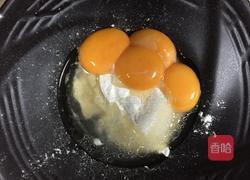 电饭煲蒸蛋糕的做法图解1