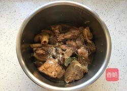脊骨炖鸡的做法图解9