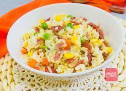 香肠彩蔬炒饭的做法图解1