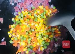 香肠彩蔬炒饭的做法图解12