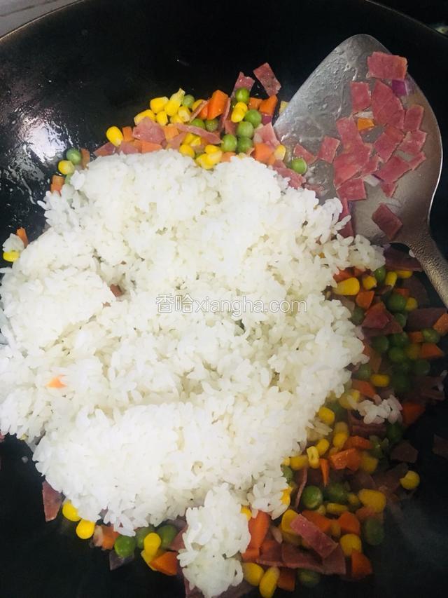 到入米饭継续翻炒