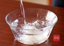 燕窝雪梨羹的做法图解1