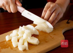 燕窝雪梨羹的做法图解3