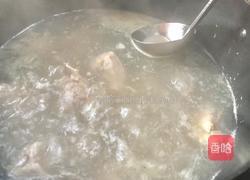 猪脊骨白萝卜汤(秋季养颜美容汤)的做法图解9