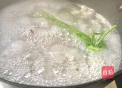猪脊骨白萝卜汤(秋季养颜美容汤)的做法图解10