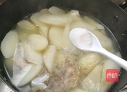 猪脊骨白萝卜汤(秋季养颜美容汤)的做法图解13