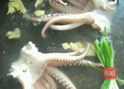 白灼大鱿鱼的做法图解4