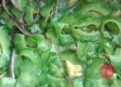 鱼仔炒凉瓜的做法图解6