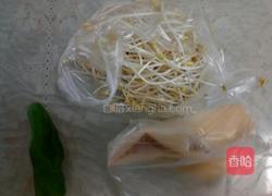 青椒豆芽炒百页的做法图解1