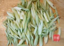 爽口芹菜的做法图解1