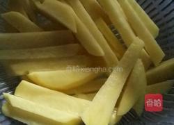 酸甜炸薯条的做法图解4