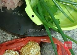 潮汕砂锅粥(皮蛋咸蛋瘦肉粥)的做法图解2