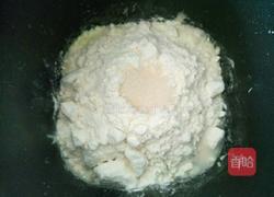 金钻吐司的做法图解1