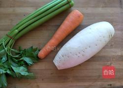 酸辣泡菜丁的做法图解1