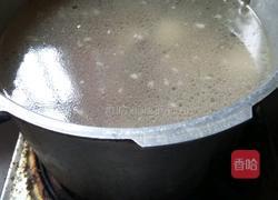 莲藕胡萝卜猪骨汤的做法图解5