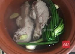 白萝卜筒骨汤的做法图解3