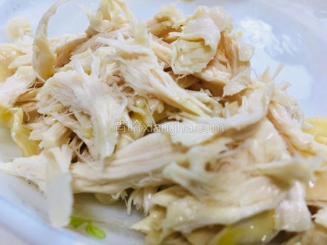 熟鸡肉撕成细丝