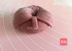 Illustration of how to make Ping'an fruit steamed buns 14