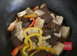 鸭血炖豆腐的做法图解7