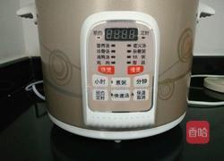 红枣银耳莲子百合羹的做法图解1