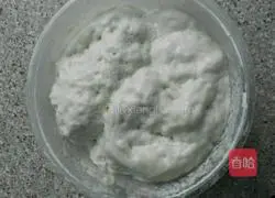 Illustration of how to make old noodles steamed buns (old noodles flour, water, edible alkali) 1