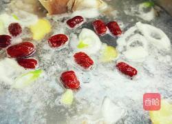 鲈鱼红枣汤的做法图解3