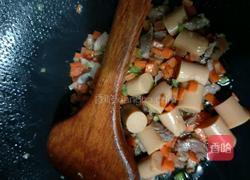 砂锅皮蛋粥的做法图解2