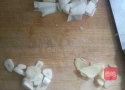 炖鲤鱼的做法图解2