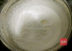 小猪水果生日蛋糕的做法图解2