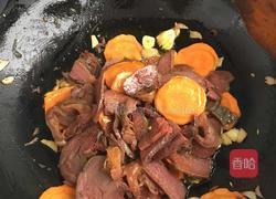 牛肉炒胡萝卜的做法图解5
