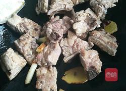 板栗炖排骨的做法图解2