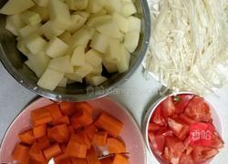 砂锅西红柿土豆炖牛腩（毛豆）的做法图解3