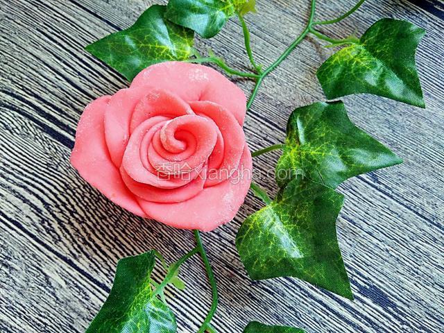 敏茹意作品


玫瑰花馒头