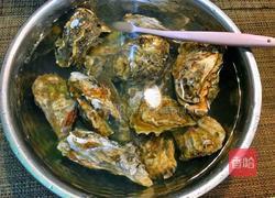 蒜蓉烤生蚝的做法图解1