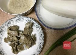 剔骨肉萝卜粥的做法图解1