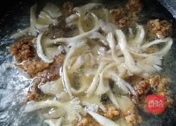 平菇酥肉汤的做法图解4