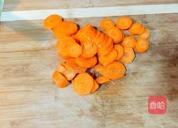 胡萝卜馒头的做法图解1