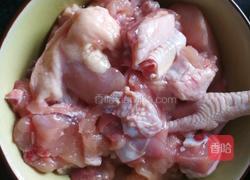 土豆焖鸡的做法图解1