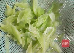 素炒莴笋的做法图解1