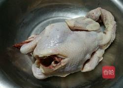 电饭煲盐焗鸡的做法图解1