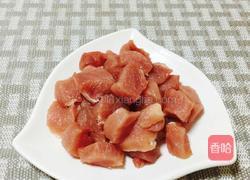 苹果梨雪莲子炖瘦肉汤的做法图解3