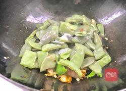 五花肉炒扁豆的做法图解13