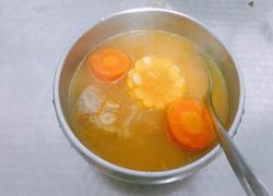 南瓜玉米红萝卜猪骨汤